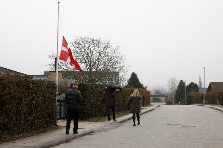 Østjyllands Politis teknikere arbejder på Guldregnvej i Randers, hvor en 30-årig mand blev knivdræbt.  Foto: Mikkel Berg Pedersen/Ritzau Scanpix