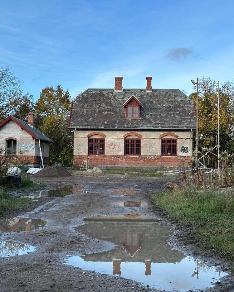 Øresundsvej Station er genopbygget på Frilandsmuseet. Nu mangler kun det indvendige. Foto: Brittany Overgaard