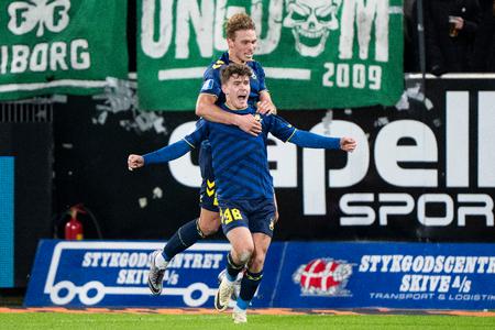 Brøndbys Mathias Damm Kvistgaarden har scoret til 1-0 og jubler med Sebastian Sebulonsen. Foto: Bo Amstrup/Ritzau Scanpix
