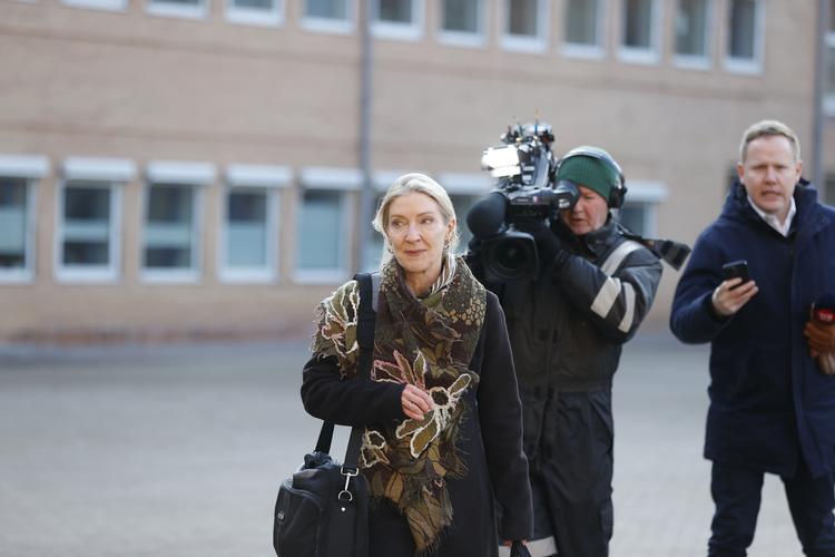 Specialanklager Marie Tullin på vej til retten. Foto: Jens Dresling