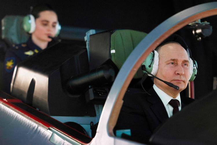 At Putin vinder valget i Rusland i weekenden, hersker der ikke meget tvivl om. Spørgsmålet er, om han har større planer end blot at regere Rusland. Foto: Mikhail Metzel/Ritzau Scanpix