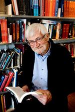 Thomas Bredsdorff skulle, hvis det stod til hans forældre, være ingeniør. Men så kom der en norsk novelle i vejen.  Foto: Finn Frandsen