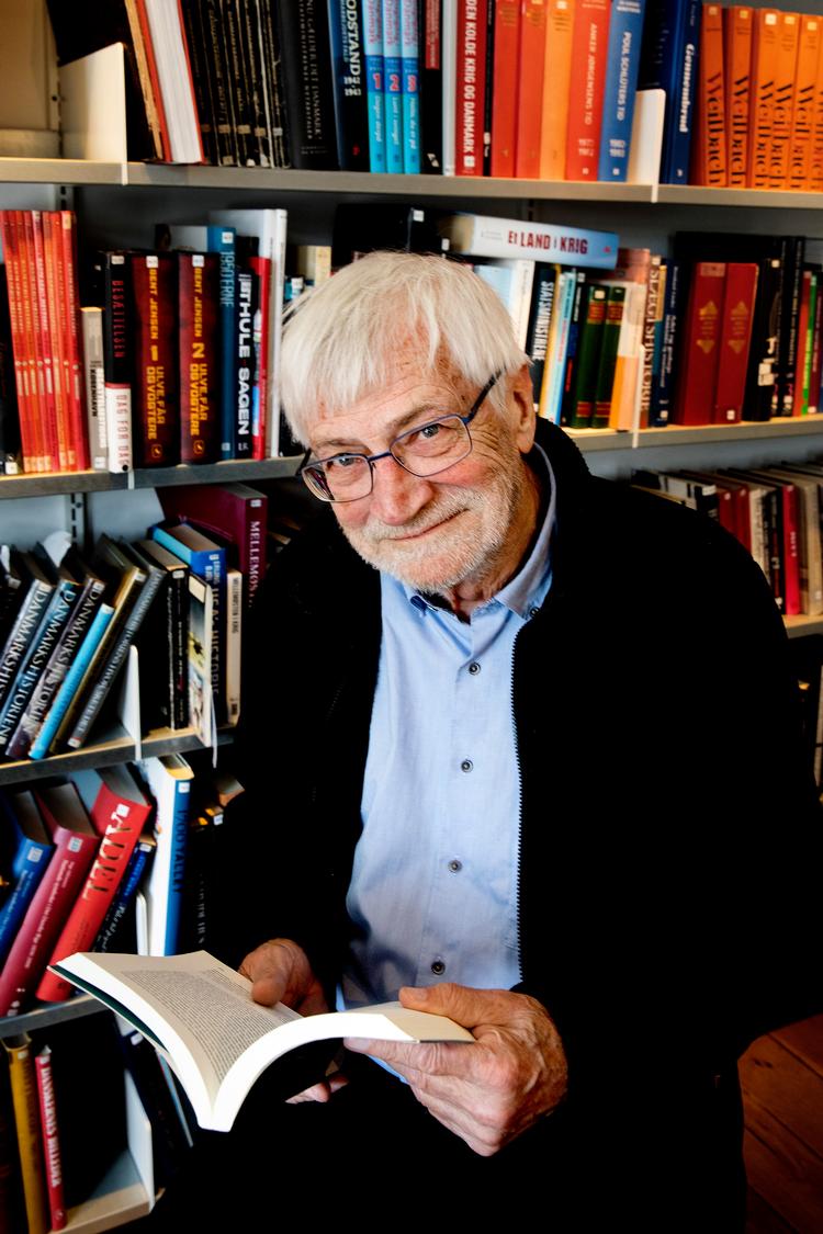 Thomas Bredsdorff skulle, hvis det stod til hans forældre, være ingeniør. Men så kom der en norsk novelle i vejen.  Foto: Finn Frandsen