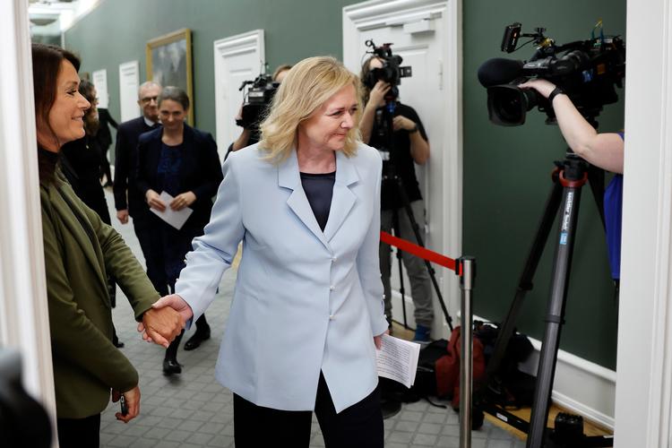 Mona Juul trådte onsdag frem som ny politisk leder af Det Konservative Folkeparti og som kandidat til formandsposten ved næste landsråd. Her sammen med med partifællen Birgitte Klintskov Jerkel. Foto: Jens Dresling