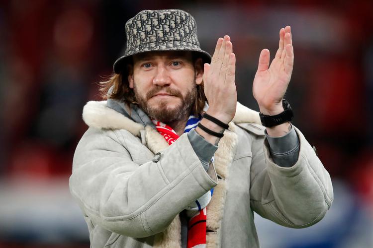Nicklas Bendtner ses her som gæst i Parken under EM-kvalifikationskampen mellem Danmark og Finland.  Foto: Jens Dresling