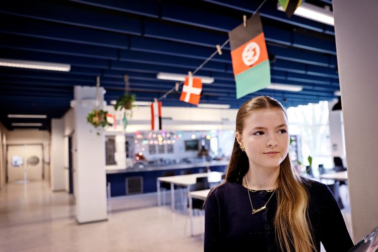 Simone Krogh havde planlagt at skulle starte på Falkonergården Gymnasium eller Frederiksberg Gymnasium, der ligger henholdsvis ti og 17 minutters cykeltur fra hendes hjem. Nu har hun 30 minutter på elcykel.   Foto: Jens Dresling