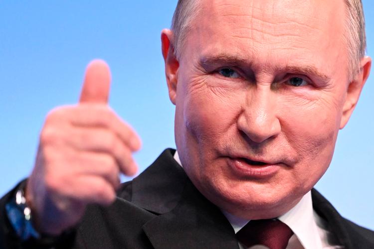 Storbritanniens forsvarsminister, Grant Shapps, sammenligner i et debatindlæg Ruslands præsident, Vladimir Putin, med Sovjetunionens tidligere diktator Josef Stalin. Foto: Natalia Kolesnikova/Ritzau Scanpix