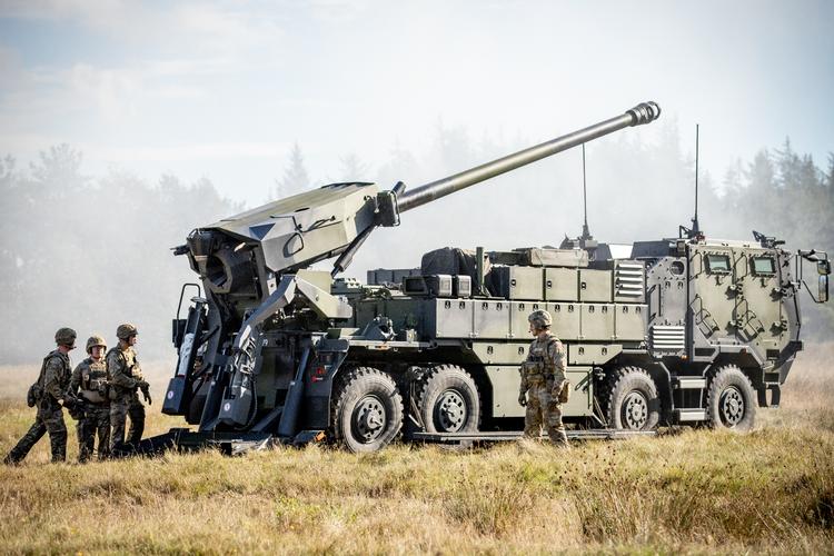 Omkring 2.200 danske soldater og et litauisk kompagni deltog i september 2022 i en øvelse i Oksbøl. Foto: Frederikke Fredriksen/forsvaret