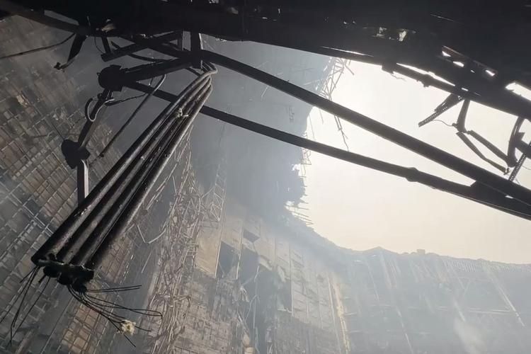 Sådan ser der ud inde i koncertstedet Crocus City Hall uden for Moskva dagen efter terrorangrebet, der indtil videre har kostet 133 mennesker livet. Foto: Handout/Ritzau Scanpix