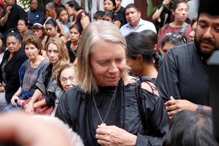 Trine Ellitsgaard er her fotograferet i 2019, da hendes afdøde mand, kunstneren Francisco Toledo, blev hyldet på Graphic Arts Institute i Oaxaca, Mexico.  Foto: Jorge Luis Plata/Ritzau Scanpix