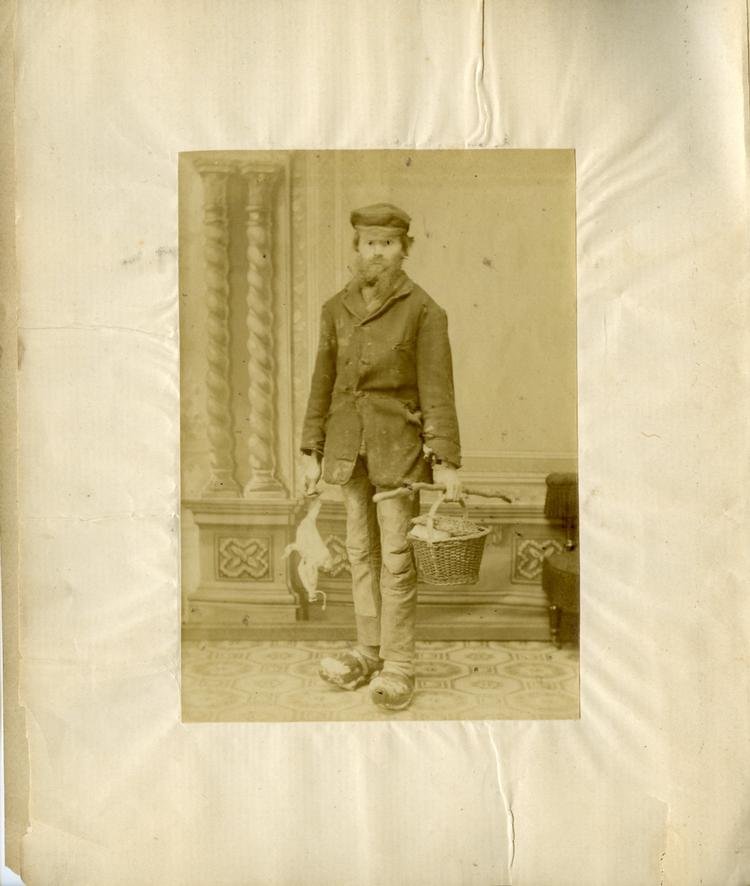 Niels Nielsen arbejdede det meste af livet med sine fantasiprojekter. Foto: Køge Byhistoriske Arkiv
