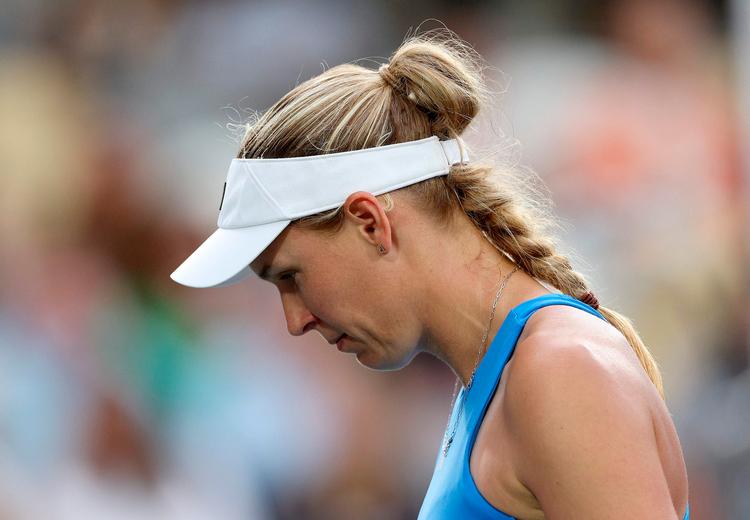 Caroline Wozniacki kommer ikke på banen mere i landsholdsturneringen Billie Jean King Cup i Portugal. Wozniacki har været syg og når ikke at blive klar til weekendens kampe. Billedet er fraW TA 500-turneringen i Charleston i USA tidligere på måneden.  Foto: Elsa/Ritzau Scanpix
