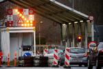 Justitsministeren påpeger, at forlængelsen af grænsekontrollen skal ses i lyset af, at terrortruslen er ’fortsat alvorlig og skærpet’, blandt andet som følge af sager om opfattede krænkelser af islam samt konflikten mellem Israel og militante grupper i Palæstina. (arkivfoto) Foto: Martin Lehmann