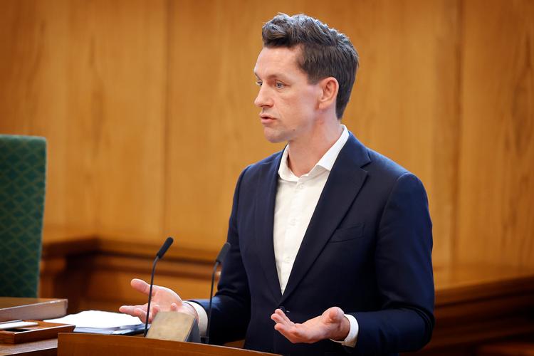 Integrationsminister Kaare Dybvad Bek (S) siger, at han har forståelse for organisationernes frustration. Nu er han kaldt i samråd for at redegøre for de uvarslede besparelser på integrationsområdet.  Arkivfoto Jens Dresling