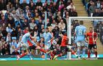 Manchester Citys Josko Gvardiol scorede for anden gang for få dage med højrebenet, da kroaten afsluttede målfesten mod Luton med sit drøn til 5-1. Foto: Andrew Boyers/Ritzau Scanpix