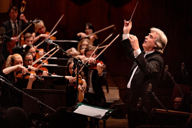 Thomas Dausgaard er netop fyldt 60 og er samtidig annonceret som æresgæstedirigent for Copenhagen Phil de kommende fire år fra denne sommer.  Foto: Jacob Ehrbahn