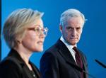 Den norske statsminister, Jonas Gahr Støre (til højre), fyrede i fredags sin sundhedsminister, Ingvild Kjerkol (til venstre), på en pressekonference.  Foto: Cornelius Poppe/Ritzau Scanpix