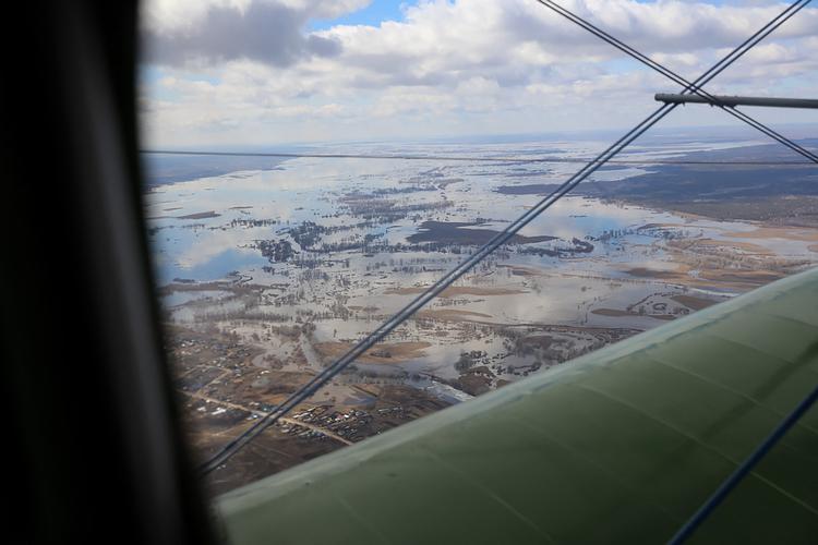 Et oversigtsbillede i Kurgan-regionen 11. april. »Vandstanden i Tobol stiger hurtigt«, lyder det fra myndighederne. Foto: Handout/Ritzau Scanpix