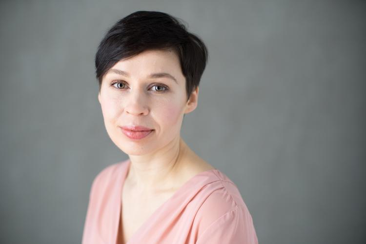 I Ukraine udkom bogen som en stor murstensroman. Men i andre lande, hvor den nu er oversat, udkommer den i tre dele med hver deres kvindelige hovedfortæller. Den første er nær nutiden, den midterste handler om holocaust og den tredje om årene mellem de to verdenskrige. Foto: Olha Zakrevska