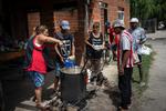 Argentinas folkekøkkener er i krise. Landets nye ultraliberale præsident, Javier Milei, har beskåret budgettet kraftigt, og leverancerne af madvarer er reduceret mange steder i landet. Foto: Rodrigo Abd/Ritzau Scanpix