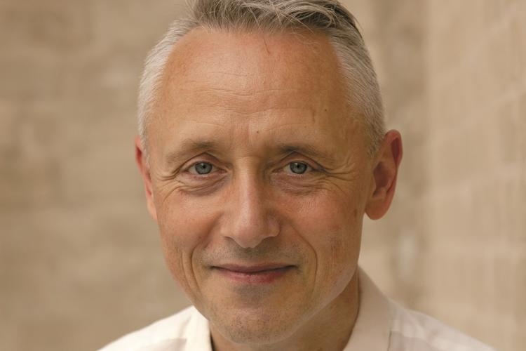 Et amerikansk forlag vil forsøge at nå nutidens unge mænd med en oversættelse af Peter Legård Nielsens roman fra 1992. 