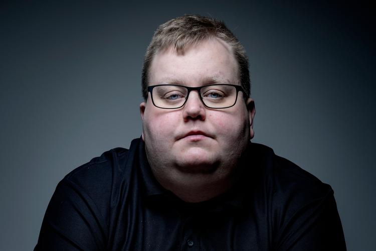 Sigurdur 'Siggi' Thordarson kom til Danmark på initiativ af en ven for at tabe sig og få det bedre, psykisk og fysisk. Nu har han slået sig ned i Sønderjylland og håber at blive der. Foto: Mads Nissen