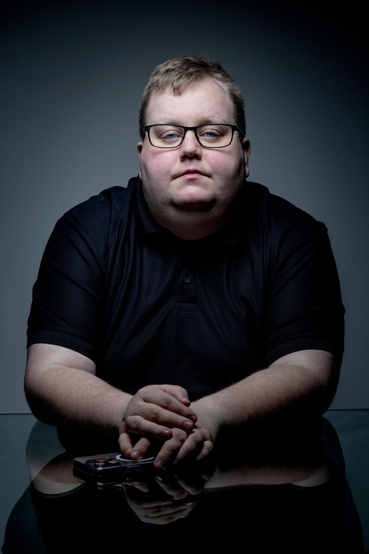 Sigurdur 'Siggi' Thordarson kom til Danmark på initiativ af en ven for at tabe sig og få det bedre, psykisk og fysisk. Nu har han slået sig ned i Sønderjylland og håber at blive der. Foto: Mads Nissen