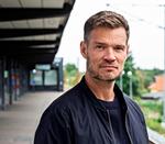 Thor Bjørn Krebs har også arbejdet med tv-serier. Svindlerkomedien ’Friheden’, som det blev til tre sæsoner af på Viaplay med Lene Maria Christensen og Lars Ranthe som de fiffige lurendrejere Erik og Nina fra de københavnske forstæder. Foto: Priavtfoto