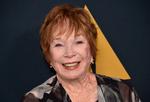 Det korte, røde hår og det direkte blik har kendetegnet Shirley MacLaine gennem alle hendes år som filmskuespiller.  Foto: Chris Delmas/Ritzau Scanpix