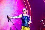 Ikke mindst live har Andy Bell, sanger i Erasure, fortsat evnen til at gøre en dum dag god. Erasure har foreløbig udgivet 19 studiealbum. Et af dem med duoens elegante Abba-fortolkninger.  Foto: Dan Reid/shutterstock/Ritzau Scanpix