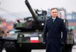 Polens præsident, Andrzej Duda, havde tilsyneladende ikke taget sin ministerpræsident, Donald Tusk, i ed, før han gik ud med meldingen om at lade Nato-atomvåben opstille i landet. Foto: Mateusz Slodkowski/Ritzau Scanpix