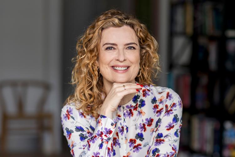 Camilla Kjems er forfatter og foredragsholder og var i mange år chefredaktør for Femina. I dag er hun mediechef ved Aller.  Foto: MEW