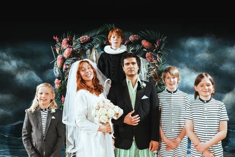 Det ser næsten lykkeligt ud. Men det er ikke nemt for den moderne Peter Pan at spille med på normerne. Foto: Rumle Skafte