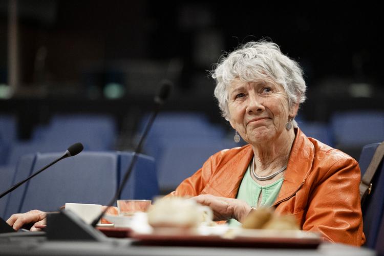 Til sidste morgenmad i Nordic Corner med EU-kolleger fra Sverige, Finland, Holland og Irland.  Netværket er Margrete Aukens opfindelse, og hun giver dem en peptalk om at fortsætte traditionen efter valget.  Foto: Thomas Borberg