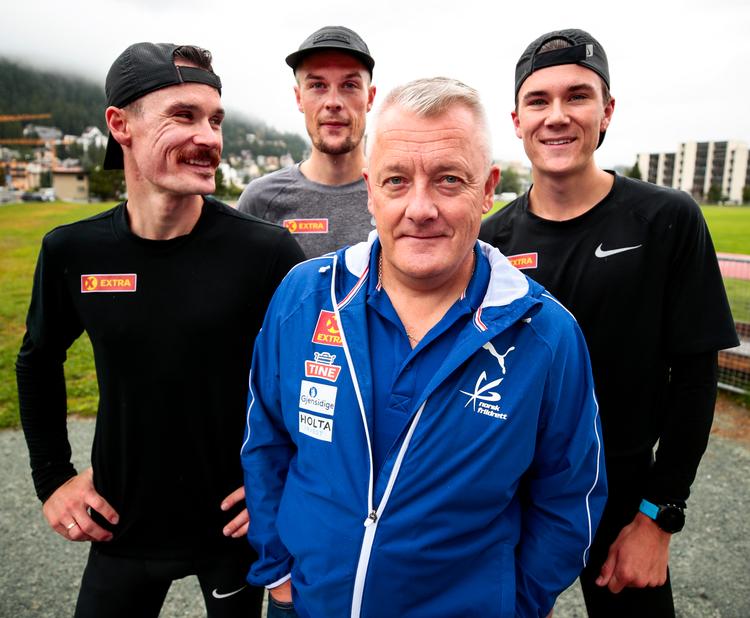 Gjert Ingebrigtsen (forrest) med sønnerne Jakob (tv.), Filip og Henrik Ingebrigtsen på træningstur i St. Moritz i Schweiz, mens alt endnu var idyl. Foto: Lise Åserud/Ritzau Scanpix