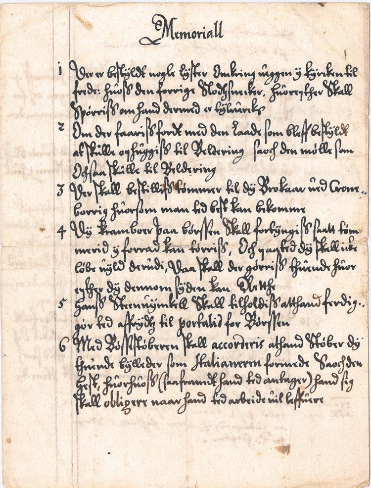 Første side af Christian IV's ’huskeseddel’ til kansleren Christen Friis 1. november 1623. Ligesom mange af nutidens embedsmænd var kongen flittig til at nummerere sine punkter, men rækkefølgen virker ret vilkårlig.  Foto: Jørgen Mikkelsen/Rigsarkivet