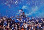 Græsset på Portman Road blev invaderet af glade Ipswich-fans, da klubben sikrede sig oprykning til Premier League for første gang i 22 år. Foto: Andrew Couldridge/Ritzau Scanpix