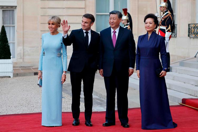 Rusland rasler igen med atomvåben, mens lederen af landets vigtigste allierede, Kinas præsident Xi Jinping, er i Frankrig. Foto: Ludovic Marin/Ritzau Scanpix
