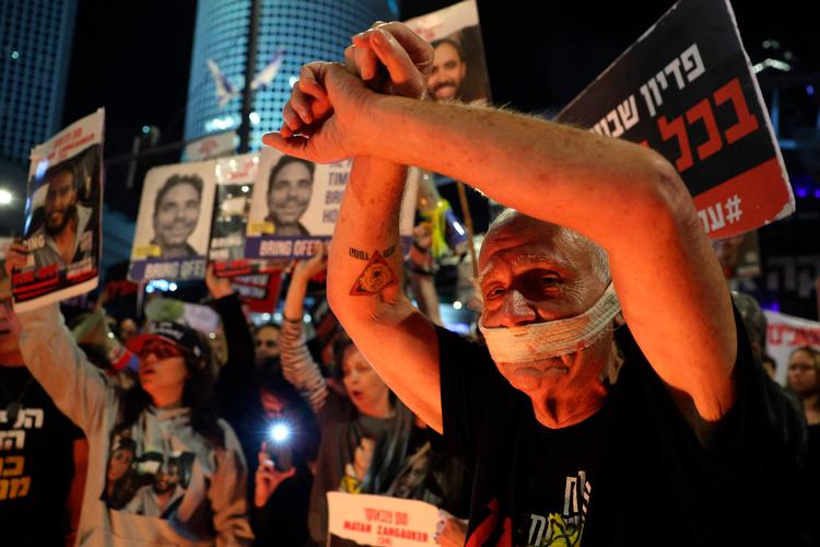 Israelsk demonstration for, at Netanyahu-regeringen skal skaffe de israelske gidsler i Gaza på fri fod.   Foto: Jack Guez/Ritzau Scanpix