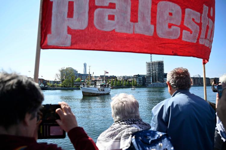 En båd, der markerer støtte til palæstinenserne, lagde onsdag til ved kajen i Malmø.   Foto: Johan Nilsson/tt/Ritzau Scanpix