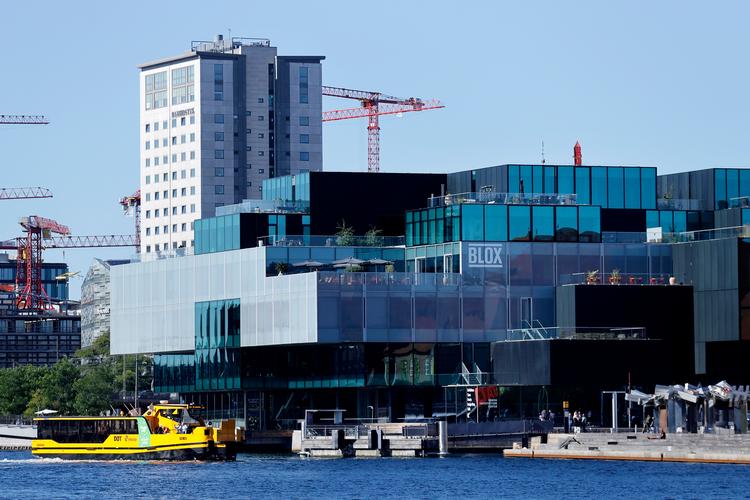 Manden blev fundet i vandet i nærheden af Blox-byggeriet i København. Foto: Jens Dresling