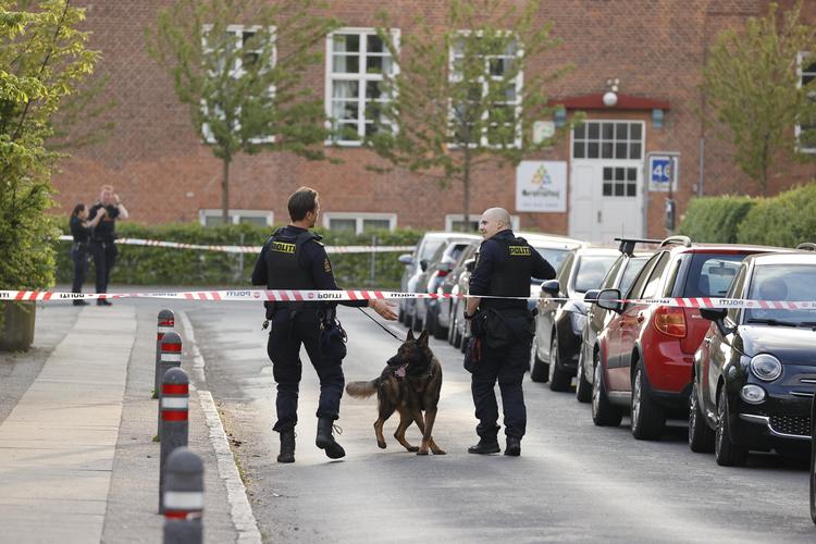 Lørdag aften er en person blevet stukket med kniv i overkroppen efter et slagsmål på Brønshøj Torv. Foto: Jens Dresling