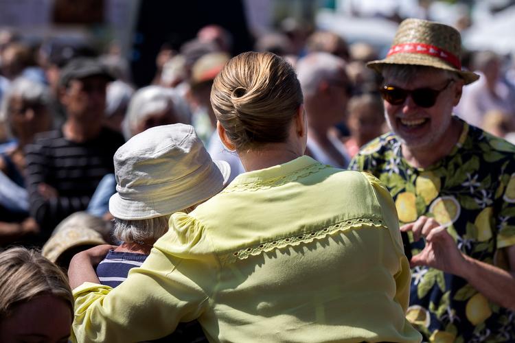 Statsminister Mette Frederiksen blandt publikum på Folkemødet sidste år.   Arkivfoto Finn Frandsen