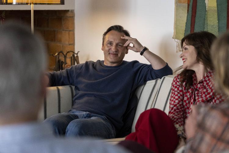 Lars Ranthe yder endnu en stor præstation i en svær rolle som et omdrejningspunkt, der samtidig ikke må fylde så meget som en hovedperson. Foto: Andreas Bastiansen