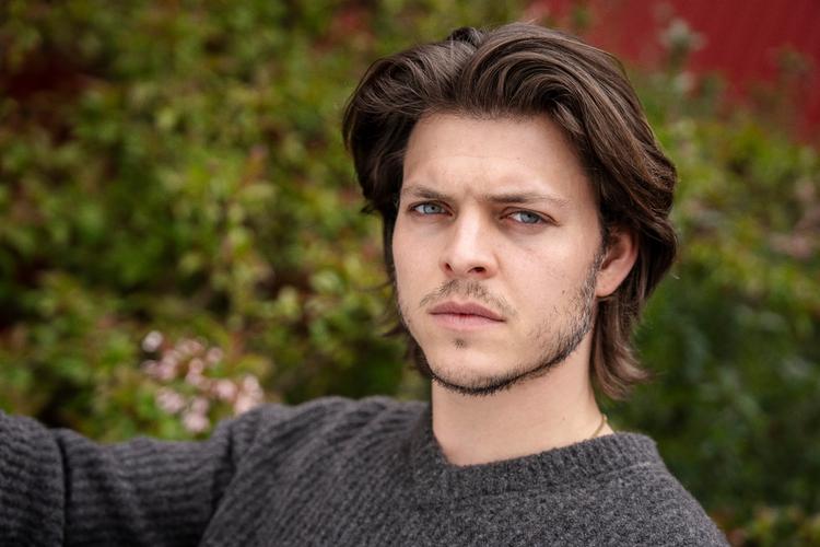 Alex Høgh Andersen spiller den store rolle som Emil i tv-serien 'Kald mig far' på Viaplay.
  Foto: Mads Claus Rasmussen/Ritzau Scanpix