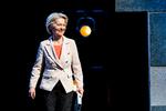 Formanden for EU-Kommissionen, Ursula von der Leyen, talte tirsdag ved demokratitopmødet Copenhagen Democracy Summit i Skuespilhuset i København, hvor hun med henvisning til den russiske trussel betegnede det forestående EP-valg som »det vigtigste nogensinde«. Foto: Ida Marie Odgaard/Ritzau Scanpix