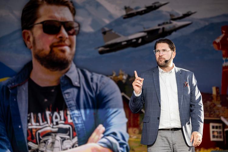 Sverigedemokraternas leder, Jimmie Åkesson, fotograferet i går, hvor han talte på Rådhustorget i Umeå, under sin EU-valturné. Foto: 10430 Christine Olsson/tt/Ritzau Scanpix