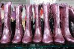 I Austin kan du få cowboystøvler med alle farver og mønstre. Her i Allens Boots, der ligger på den populære shoppinggade South Congress.  Foto: Lisa Munck Seidelin og Emilie Stein Thorsen