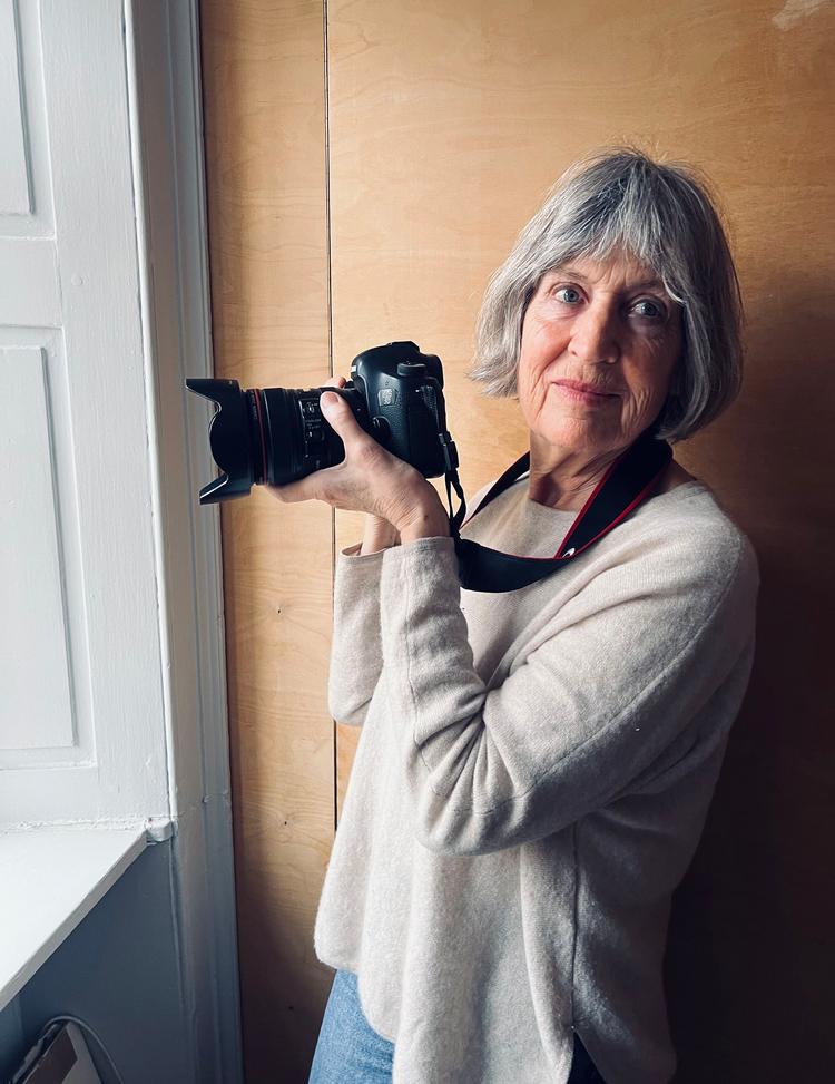 Susanne Mertz har siden 1960'erne dokumenteret miljøer, mennesker og byliv med sine sanselige fotografier.  Foto: Torben Skjødt Jensen