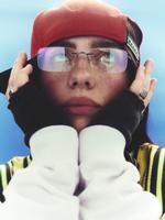 Hun ser trist ud, 22-årige Billie Eilish, men på hendes nye album, 'Hit Me Hard and Soft', er stemningen dog temmelig nyforelsket. Foto: Pr-foto